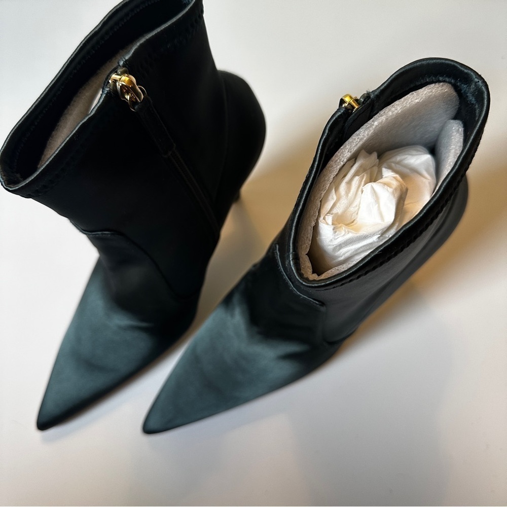 Good American The Icon Satin Boots, Green | Size 10 - Picture 2 of 7